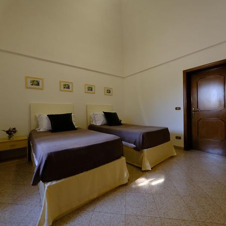 Tenuta Con Due Abitazioni Indipendenti Martina Franca Exterior foto